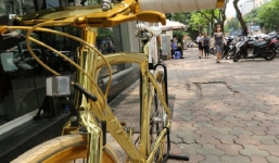 Cận cảnh chiếc xe đạp dát vàng giá bạc tỷ của đại gia Hà Nội