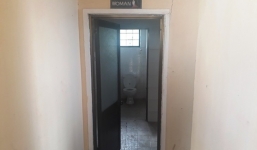 Cán bộ tỉnh Lâm Đồng dở trò đồi bại với nữ phóng viên trong nhà vệ sinh