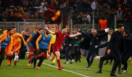 Chấn động: Barcelona bị loại đầy cay đắng sau cuộc lội ngược dòng không tưởng của AS Roma