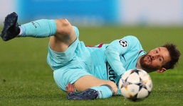 Ánh mắt bất lực, đáng thương của Messi khi Barca chia tay Champions League