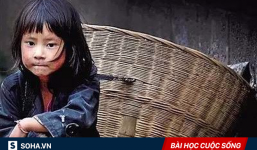 Bé gái đeo giỏ óc chó chen chân lên tàu, chuyện xảy ra sau đó khiến cả toa tàu im bặt