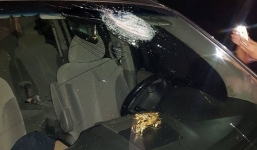 Hàng loạt ô tô bị ném gạch vỡ kính trên cao tốc Hà Nội - Thái Nguyên trong đêm