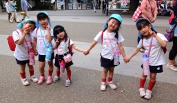 Sau 6 năm sống ở Nhật, nữ nhà báo Mỹ chỉ ra 8 điều đáng học hỏi trong cách dạy con của hàng triệu mẹ Nhật