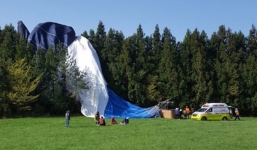 Khinh khí cầu đâm vào đồi ở Jeju, hơn chục người thương vong