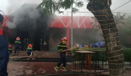 Cháy lớn tại quán bia lớn ở Hải Phòng, cột khói đen bốc cao hàng chục mét
