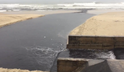 Nước thải đen ngòm tràn như suối ra biển Đà Nẵng, chủ tịch TP Đà Nẵng nói gì?