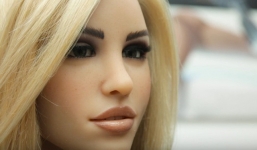 Chuyên gia cảnh báo: Sexbot có thể gây hậu quả khôn lường!