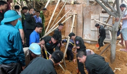 Lở đất khi đào móng nhà, 3 công nhân bị vùi lấp tử vong