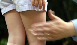 Tạm giữ thầy giáo tiểu học vì nghi án dâm ô 9 học sinh lớp 3