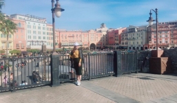 Người cha khóc nghẹn khi chạm vào linh cữu con gái 22 tuổi đột tử ở Nhật trở về quê hương