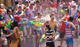 Con số đau lòng mỗi mùa lễ hội té nước qua đi: 378 người thiệt mạng tại Thái Lan sau 6 ngày Tết Songkran