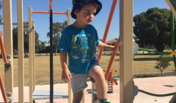 Nhìn con vui vẻ bước vào nhà giữ trẻ, mẹ không nghĩ vài giờ sau nhận hung tin từ cô giáo