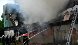 “Giặc lửa” ghé thăm xưởng may, công nhân tá hỏa chạy thoát thân