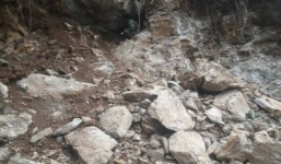 Người dân ùn ùn kéo tới 'kho báu' 1 tấn vàng ở Hòa Bình