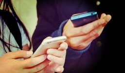 Tác hại đáng sợ khi dùng smartphone quá nhiều: Cô đơn hơn, lo lắng hơn, và hiệu ứng như nghiện ma túy