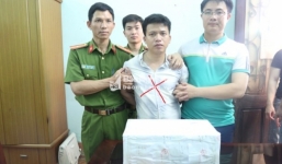 Công an mật phục bắt người đàn ông giấu 20 bánh heroin trong cốp xe