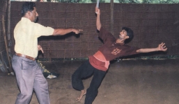 Xuất hiện cao thủ lợi hại hơn chưởng môn Kiệt 'điện': Hạ gục đối thủ chỉ bằng một ánh nhìn