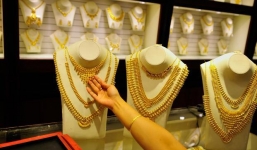 Giá vàng hôm nay 23/4/2018: Vàng trong nước giảm theo thế giới