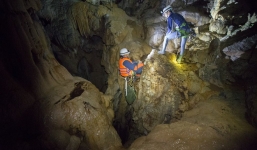 Hành trình khám phá hang Cống Nước sâu nhất VN: 'Tôi gãy xương đùi, vỡ đốt sống ngực...'