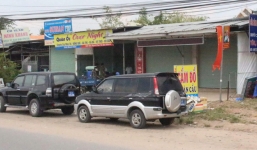 Vụ chồng nguy kịch, vợ và con  tử vong trong tiệm cầm đồ: Gia đình nó khá giả lắm