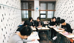 Giới văn phòng Hàn Quốc 'đổ xô' học Tiếng Việt