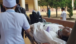 Chồng suốt ngày say xỉn, vợ cầm dao đâm gục tại bàn nhậu