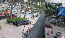 Nghệ An: Xe bán tải đi ngược chiều rồi hung hăng gây sự với xe khác, sau đó chạy lùi đâm trúng một bà cụ