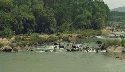 Đi chơi lễ, 2 thanh niên chết đuối dưới sông