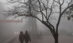 Dự báo thời tiết ngày 26/4: Hà Nội mưa dông, vùng núi có nguy cơ sạt lở