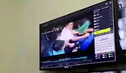 Xô xát trong tháng máy, người dân chung cư vác hung khí giải quyết