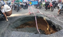 Nha Trang: Người dân lo sợ khi xuất hiện hố tử thần sâu 2 mét giữa trung tâm thành phố