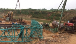 Vụ sập cần cẩu thi công cầu khiến 2 người tử vong: Sơ suất trong quá trình cẩu