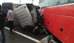 4 xe va chạm liên hoàn trên cao tốc Trung lương, 5 người thương vong