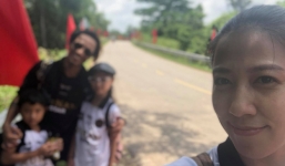 Vợ Phạm Anh Khoa đăng ảnh gia đình hạnh phúc bên nhau cùng status gây chú ý: 'Trong tâm bão lại bình yên lạ!'