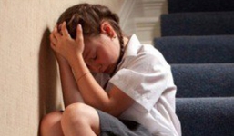 Bị tố sàm sỡ nhiều nữ sinh, thầy giáo ở Cà Mau nói 'chỉ vuốt tóc'