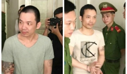 Xét xử 2 tử tù trốn trại: Bị còng tay, cùm chân vẫn nhoẻn miệng cười, nháy mắt