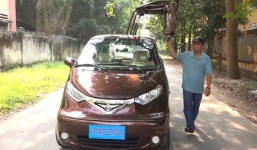 Chưa học hết lớp 9, bác thợ Việt sáng chế ra xe ô tô điện đi 100km chỉ tốn chi phí tương đương đổ 1 lít xăng