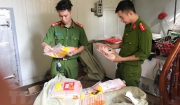 Bắt quả tang nửa tấn thịt vịt đông lạnh và xúc xích không rõ nguồn gốc
