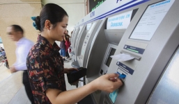 Ngân hàng đồng thuận chưa tăng phí thẻ ATM