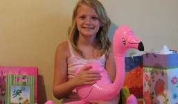 Con gái than đau đầu dữ dội từ khi 3 tuổi nhưng phải nhiều năm sau, gia đình mới biết được sự nguy hiểm mà con đang gặp