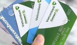 Mỗi thẻ ATM Vietcombank đang “cõng” bao nhiêu loại phí?