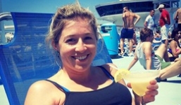 Lời nhắn nhủ của cô gái 27 tuổi qua đời vì ung thư làm dậy sóng MXH: Hãy bỏ điện thoại xuống!