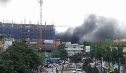 Cháy công trình xây dựng ở Bệnh viện Việt Pháp, hàng chục xe máy hư hỏng