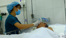 Sau câu hỏi 'cha chết chưa', vợ chồng con trai bỏ mặc cha già thoi thóp tại bệnh viện Gia Định