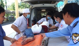 Lật xe trên đèo ở Khánh Hoà, 2 cán bộ hưu trí tử vong tại chỗ, 15 bị thương