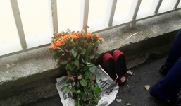 Uẩn khúc cô gái để lại bó hoa hồng, nhảy cầu Thăng Long tự tử