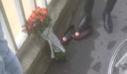 Bàng hoàng cảnh cô gái nhảy cầu để lại đôi giày và bó hoa hồng