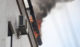 Cháy khách sạn vào giờ nghỉ trưa, nhiều khách sợ hãi bỏ chạy