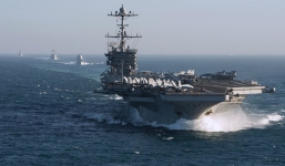 Tàu hộ vệ Nga bám đuổi tàu sân bay Mỹ trên Địa Trung Hải