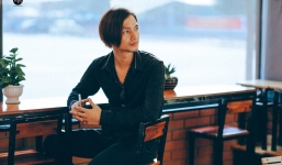 Lệ Rơi tái xuất giang hồ với mái tóc suôn mượt như trong quảng cáo dầu gội đầu